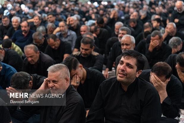 مقتل‌خوانی روز عاشورا در حرم مطهر امام رضا(ع)