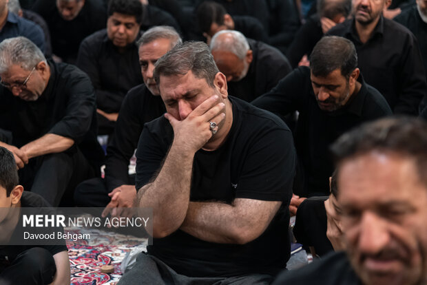 مقتل‌خوانی روز عاشورا در حرم مطهر امام رضا(ع)