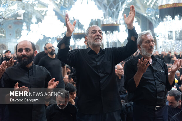 مقتل‌خوانی روز عاشورا در حرم مطهر امام رضا(ع)
