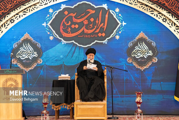 مقتل‌خوانی روز عاشورا در حرم مطهر امام رضا(ع)