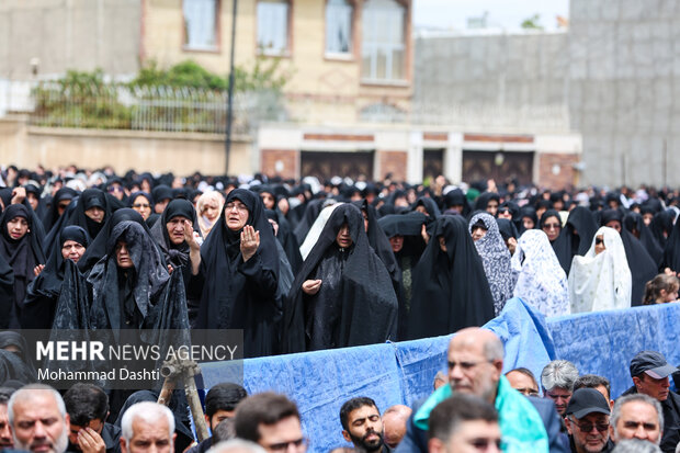 اقامه نماز ظهر عاشورا در اردبیل