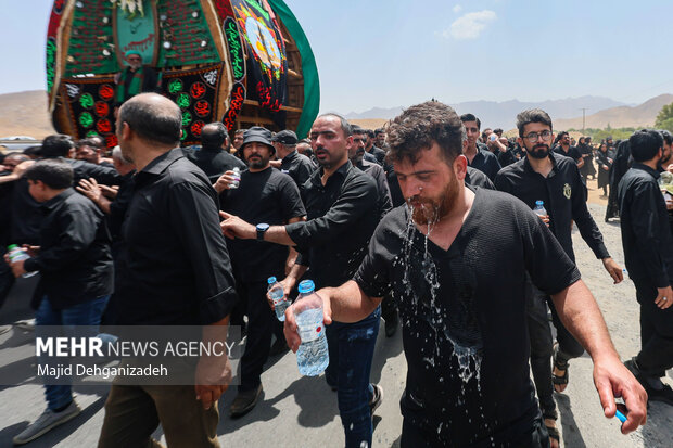 آیین عزاداری و نخل برداری روز عاشورا در روستای علی آباد تفت