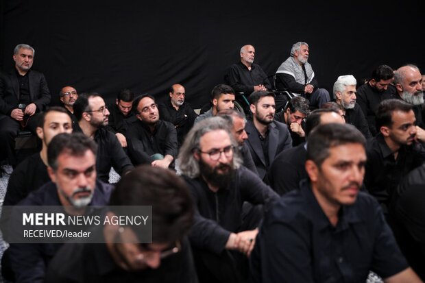 مراسم عزاداری شام غریبان حسینی در حسینیه امام خمینی(ره)