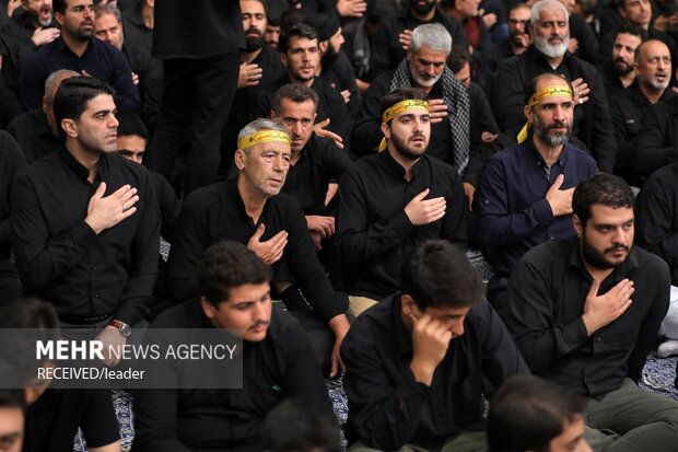مراسم عزاداری شام غریبان حسینی در حسینیه امام خمینی(ره)