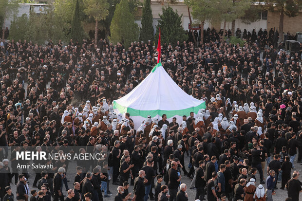 خیمه سوزان عصر عاشورا در سرخه