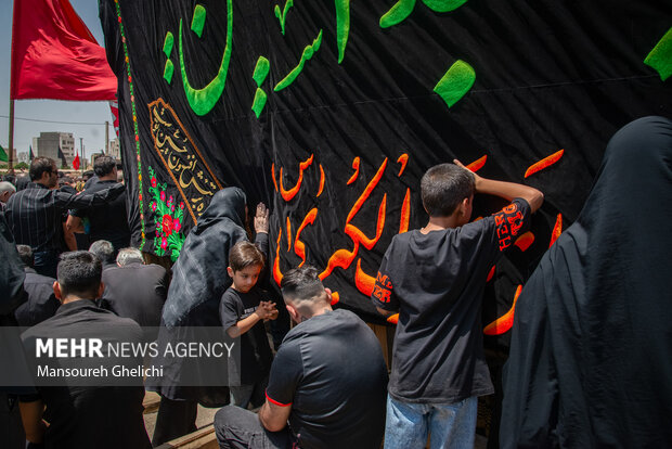 نخل‏‌گردانی عاشورایی در منطقه باغزندان شاهرود