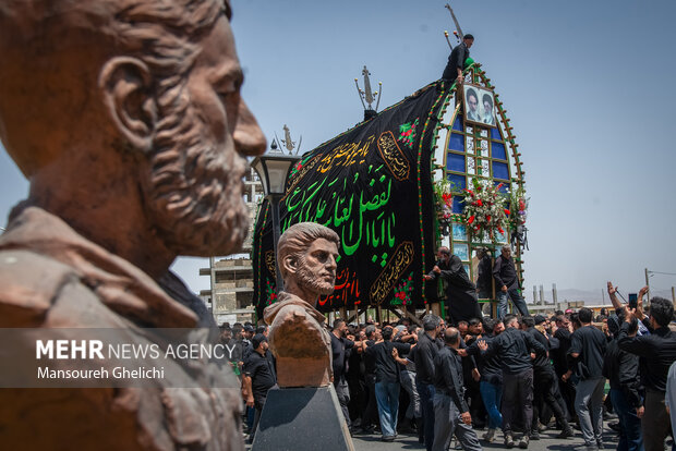 نخل‏‌گردانی عاشورایی در منطقه باغزندان شاهرود