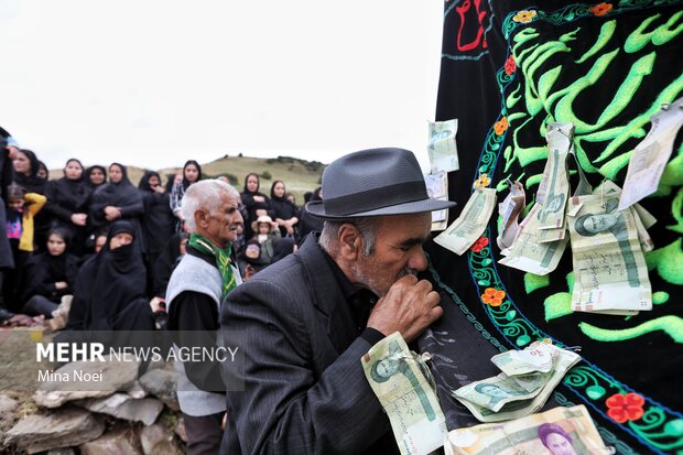 آیین عزاداری روز عاشورا در روستای «بهل»