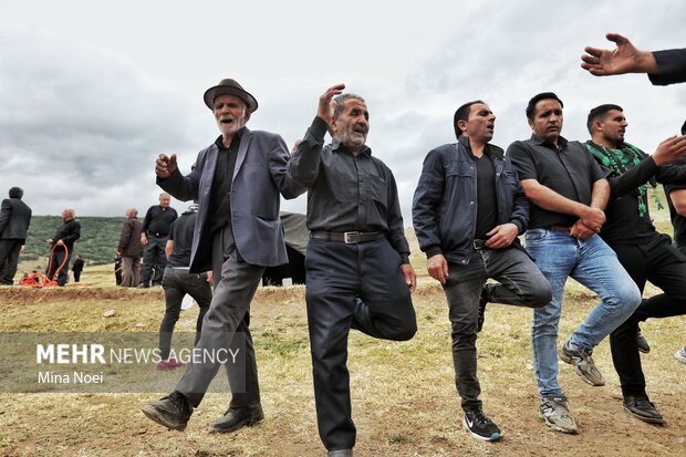 آیین عزاداری روز عاشورا در روستای «بهل»