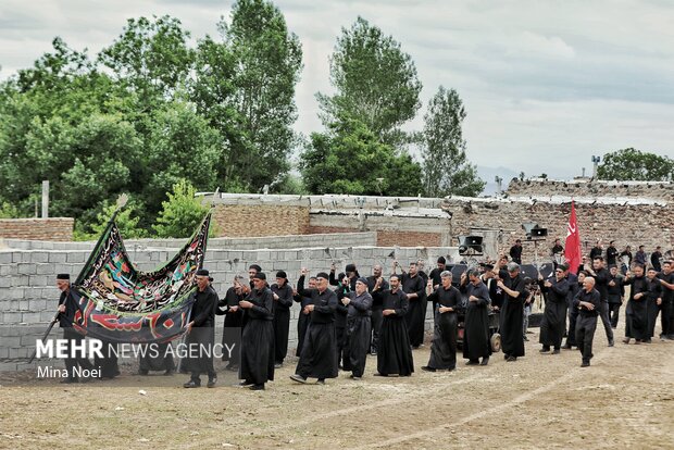 آیین عزاداری روز عاشورا در روستای «بهل»