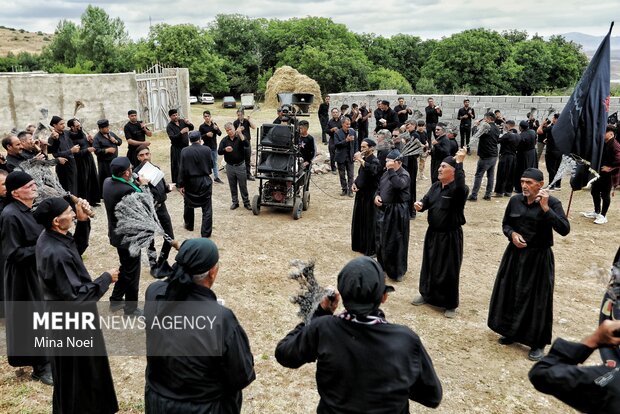 آیین عزاداری روز عاشورا در روستای «بهل»
