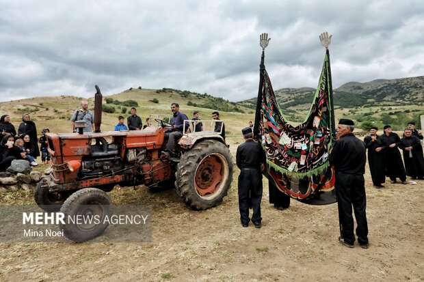 آیین عزاداری روز عاشورا در روستای «بهل»