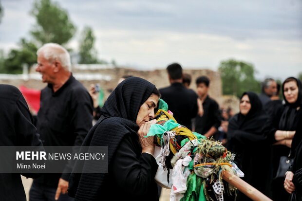 آیین عزاداری روز عاشورا در روستای «بهل»