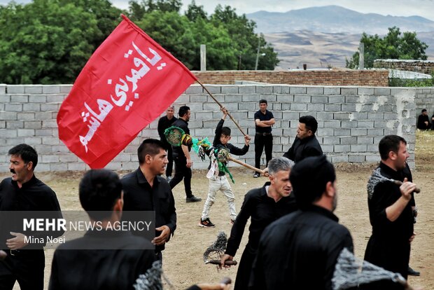 آیین عزاداری روز عاشورا در روستای «بهل»