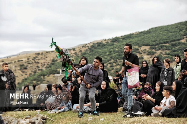 آیین عزاداری روز عاشورا در روستای «بهل»
