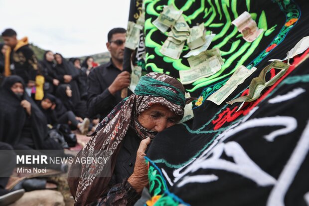 آیین عزاداری روز عاشورا در روستای «بهل»