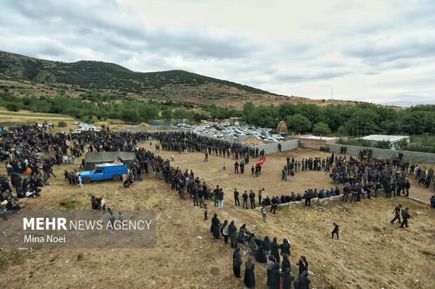آیین عزاداری روز عاشورا در روستای «بهل»