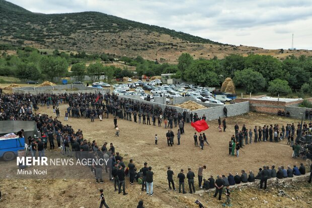 آیین عزاداری روز عاشورا در روستای «بهل»