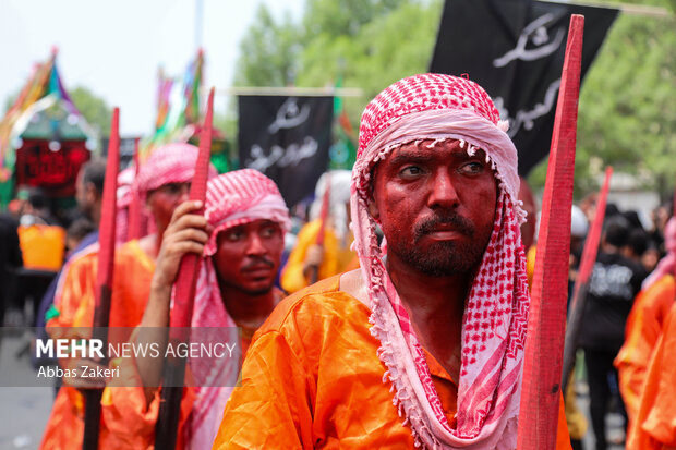 «شیر و کُتل» رسم ۴۰۰ ساله مینابی‌ها در روز عاشورا