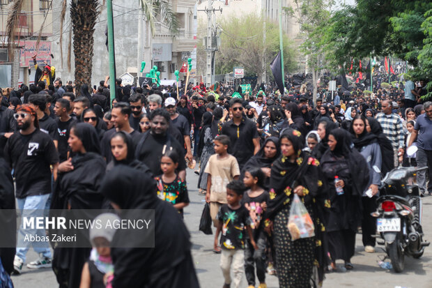 «شیر و کُتل» رسم ۴۰۰ ساله مینابی‌ها در روز عاشورا