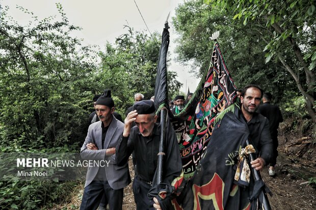 آیین عزاداری روز عاشورا در روستای «بهل»