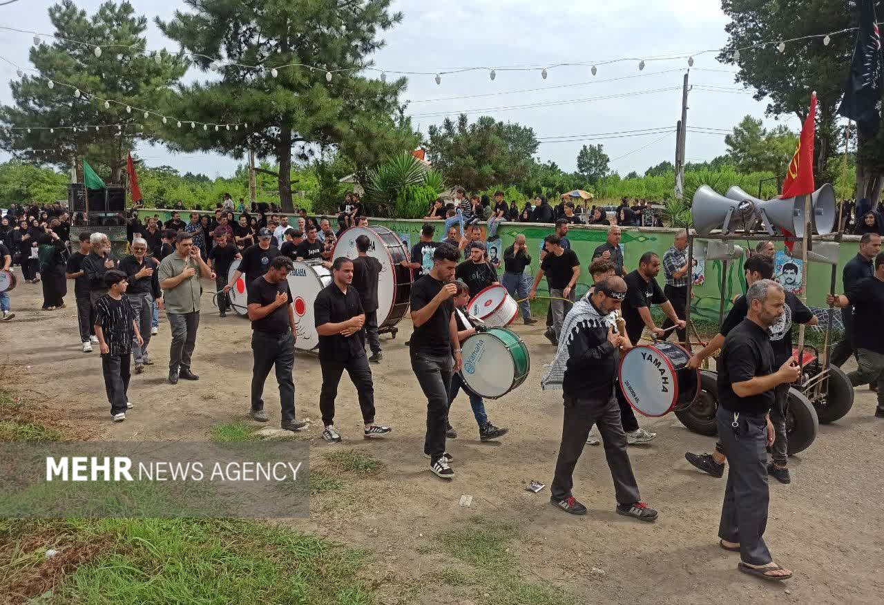 عزاداری روز عاشورا در گلزار شهدای آستان مقدس آقا سید ابراهیم نوخاله عزاداری روز عاشورا در گلزار شهدای آستان مقدس آقا سید ابراهیم نوخاله