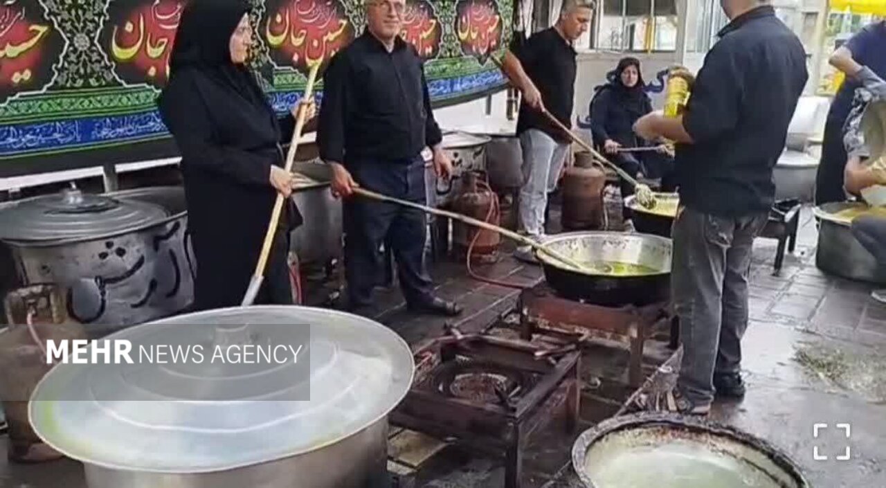 پخت ۱۰ هزار پُرس غذای نذری همزمان با روز عاشورا در آستانه اشرفیه پخت ۱۰ هزار پُرس غذای نذری همزمان با روز عاشورا در آستانه اشرفیه