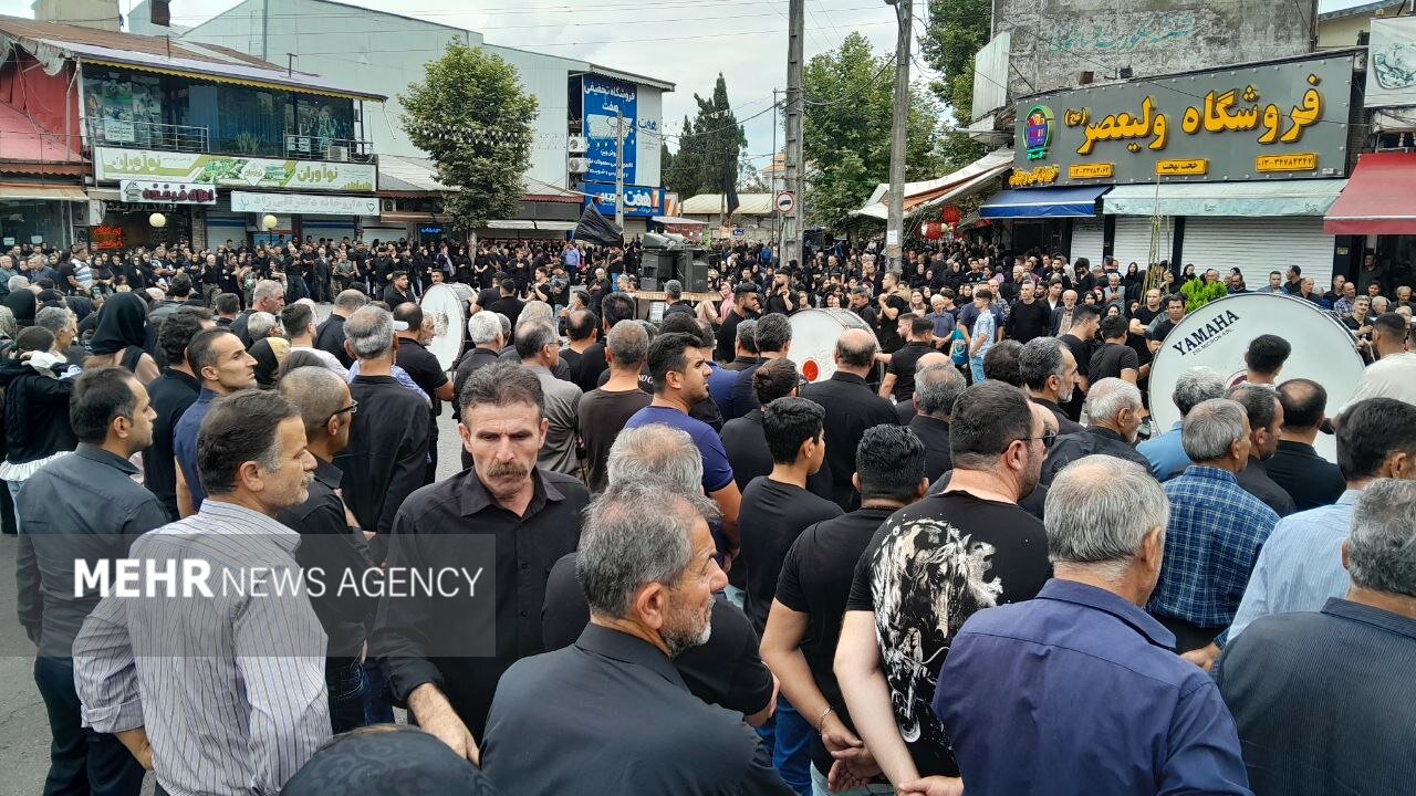 حضور پرشور هیئتها و عزاداران حسینی همزمان با روز عاشورا در شفت حضور پرشور هیئتها و عزاداران حسینی همزمان با روز عاشورا در شفت