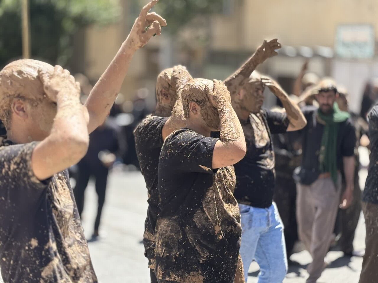 عاشورای خاکی؛ آیین «گلگیران» بیجار گروس تابلویی از عشق و ارادت بیریا