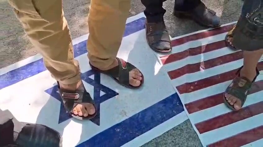 مقابله با احساس خودبرتربینی دشمن در جنگ امریکائی صهیونی 