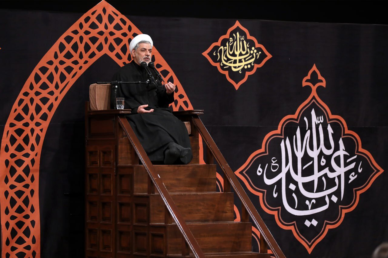مراسم ليلة غرباء الامام الحسين في حيسنية الامام الخميني