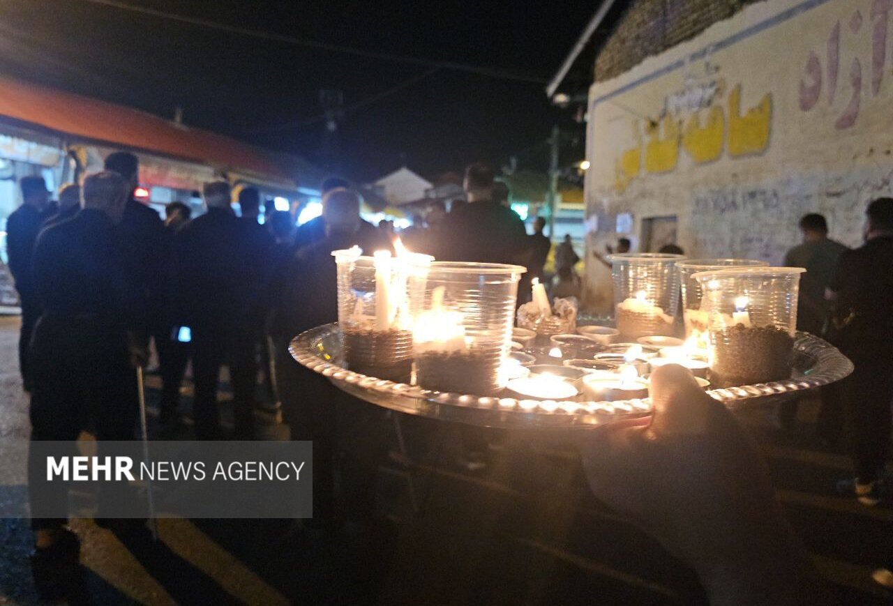 آیین شمع گردانی شام غریبان اباعبدالله الحسین(ع) و یاران باوفایش در رشت آیین شمع گردانی شام غریبان اباعبدالله الحسین(ع) و یاران باوفایش در رشت