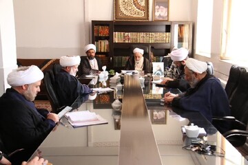 دشمنان انگیزه دارند با جایگاه روحانیت مبارزه کنند