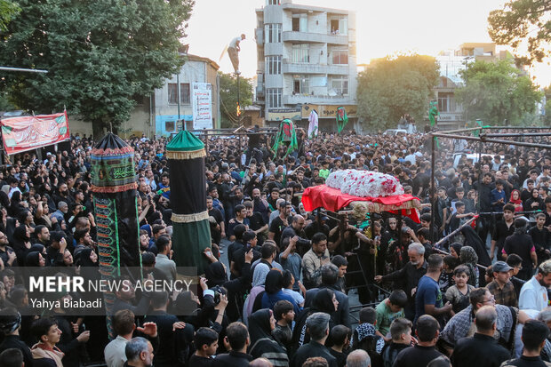 آئین خیمه سوزان عصر عاشورا در کرمانشاه