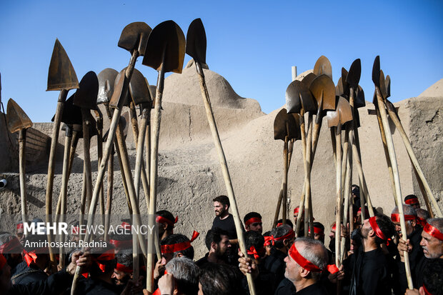 آیین سنتی «بیل زنی» و «نخل گردانی» شهرستان خوسف