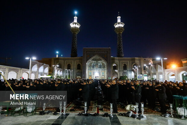 شام غریبان حسینی در حرم مطهر امام رضا(ع)
