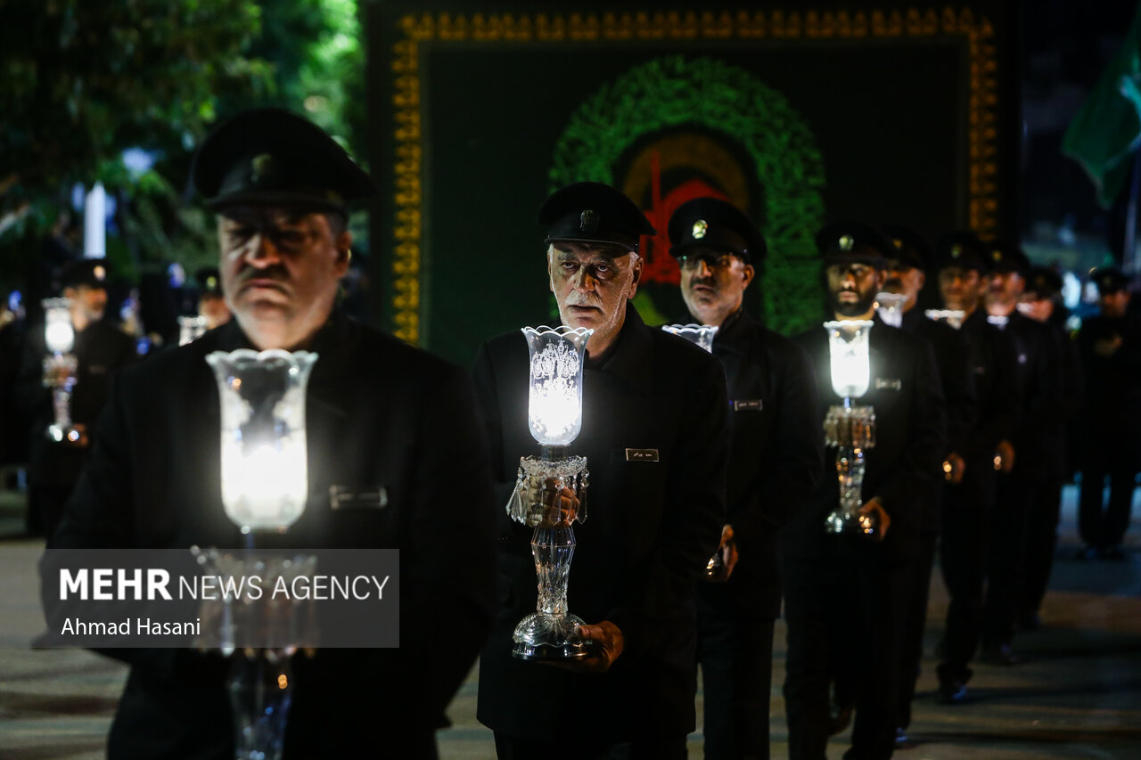 Hz. İmam Rıza (a.s) Türbesi'nde Kerbela şehitleri için matem merasimi
