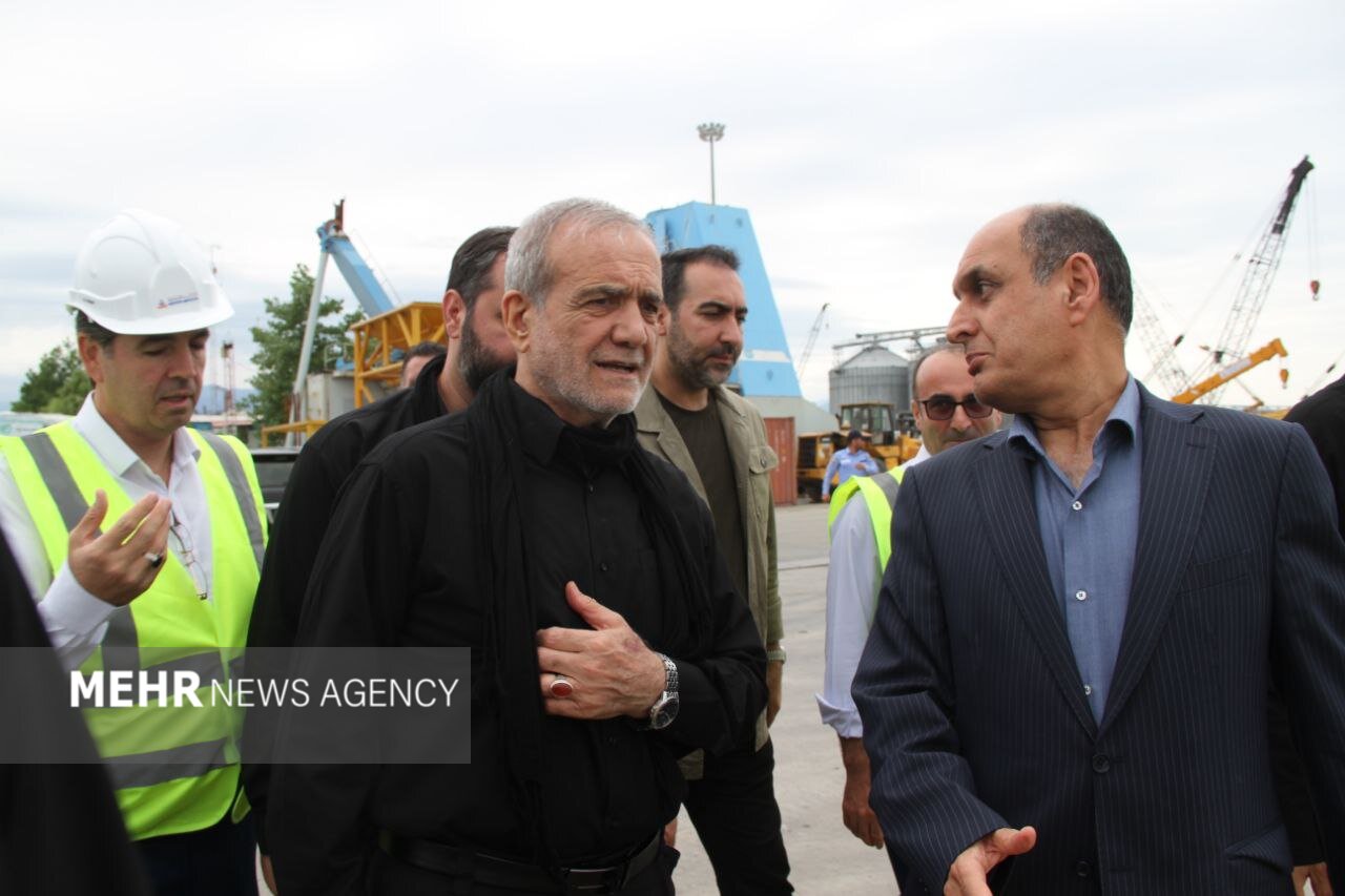 پزشکیان: توسعه زیرساختهای ارتباطی سبب رونق اقتصادی می شود پزشکیان: توسعه زیرساختهای ارتباطی سبب رونق اقتصادی می شود