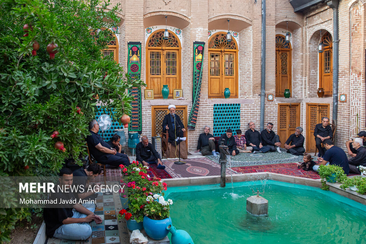 Kazvin’deki tarihi Nebevi Evi’nde geleneksel yas töreni