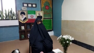 امام معصوم محور هستی و راهنمای حقیقی انسان است
