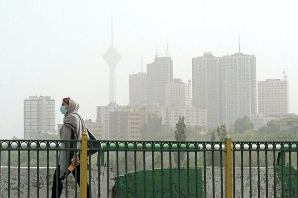 وضعیت هوای تهران نارنجی و هوا آلوده است