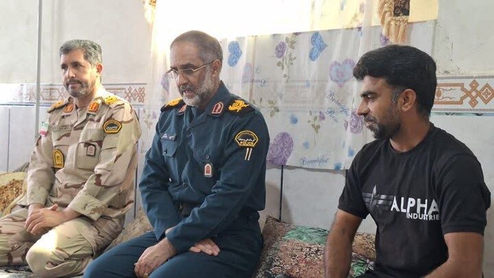 شهدا با تأسی به امام حسین در مقابل زورگویان ایستادگی کردند