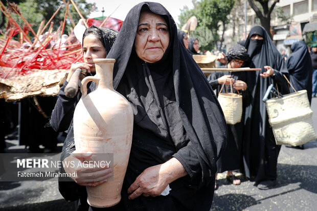 عزاداری کاروان بنی‌اسد در روز سوم شهادت امام حسین (ع) 38
