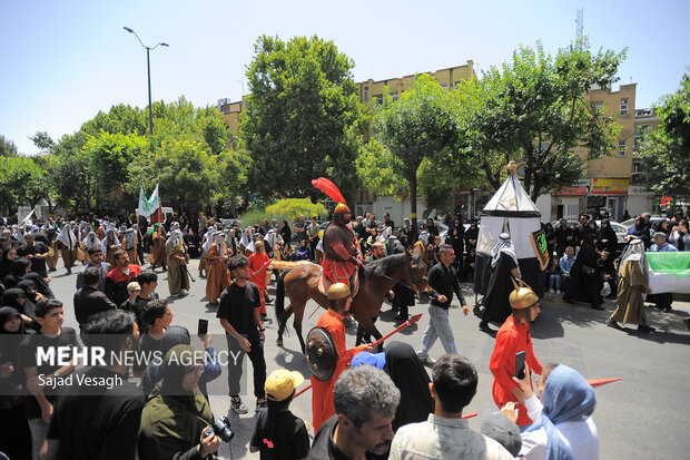 کاروان نمادین طایفه بنی اسد در همدان