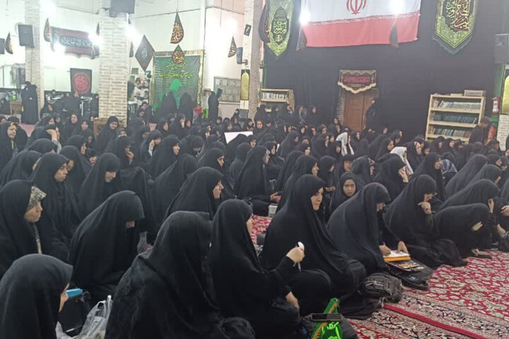 اجتماع زینبیون بانوان مشهد در امامزاده غیاثالدین برگزار شد