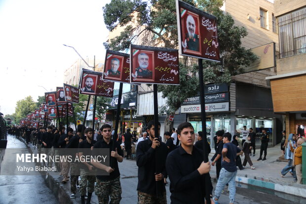 اجتماع کرمانشاهیان بهمناسب سومین روز شهادت امام حسین(ع) اجتماع کرمانشاهیان بهمناسب سومین روز شهادت امام حسین(ع)