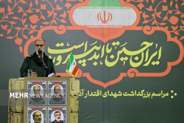 شهدای اقتدار ملی سربازان جبهه جهانی حق علیه باطل هستند