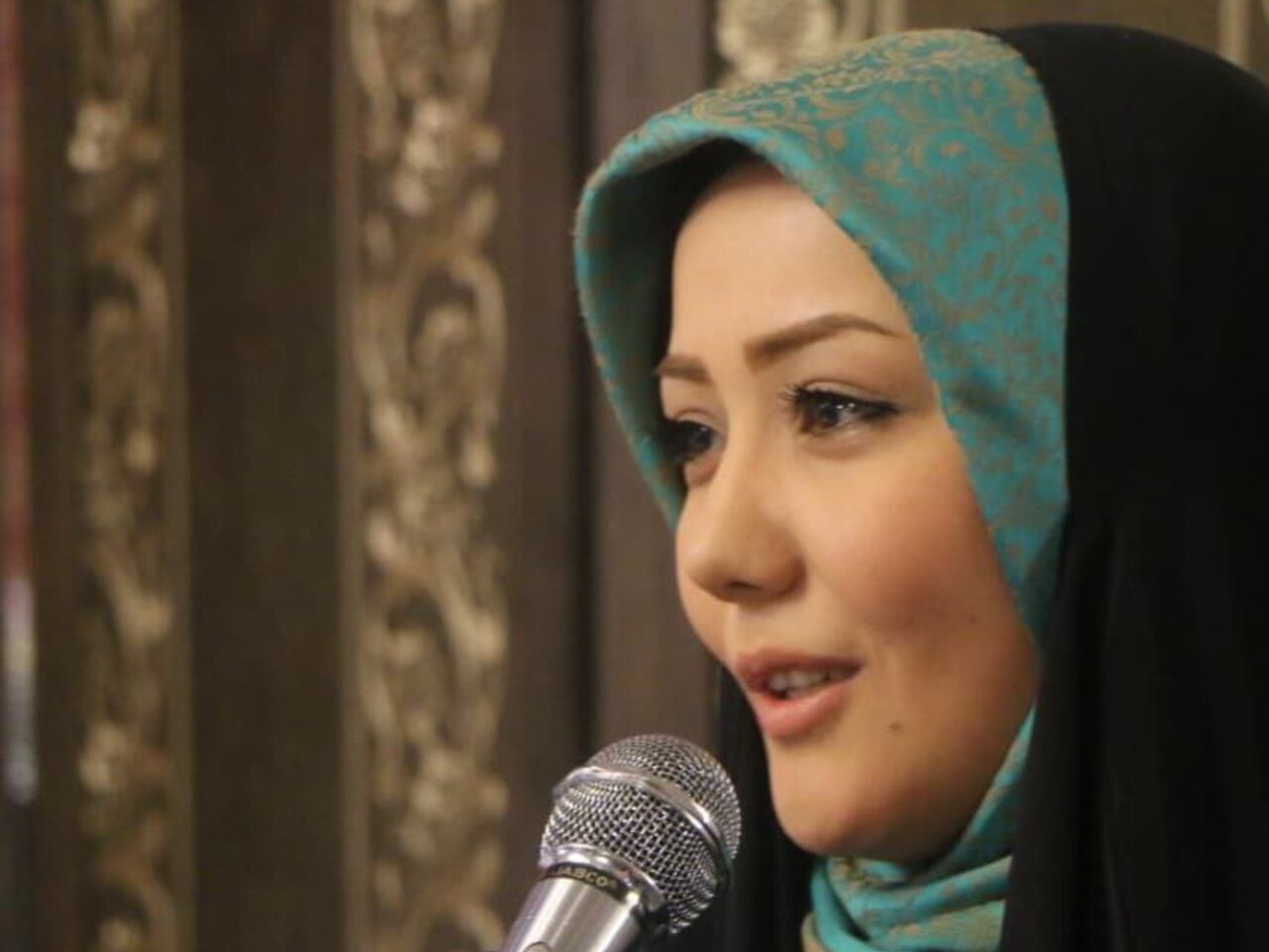 شعر من را تراشید؛ کار اصلیام مجسمهسازی است و خودم را شاعر نمیدانم شعر من را تراشید؛ کار اصلیام مجسمهسازی است و خودم را شاعر نمیدانم