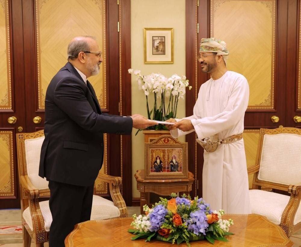 Iran envoy submits Araghchi's letter to Oman FM