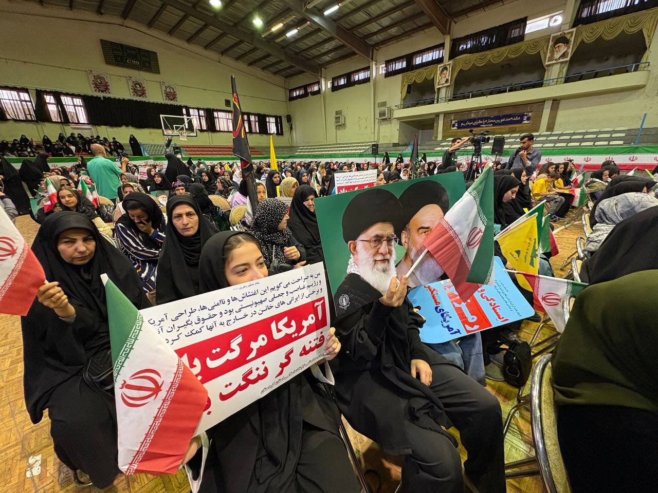 فریادهای زینبی در سنندج؛ بانوان انزجار خود را از آمریکا اعلام کردند